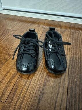 Classic Black Patent Kids Dress Shoes with Lace-Up Closure